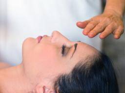 benefits of Reiki healing therapy is about hand healing